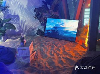 不可不拍照的蓝色创意展｜邂逅落日沙滩