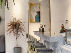 -Fridi Patisserie Cafe