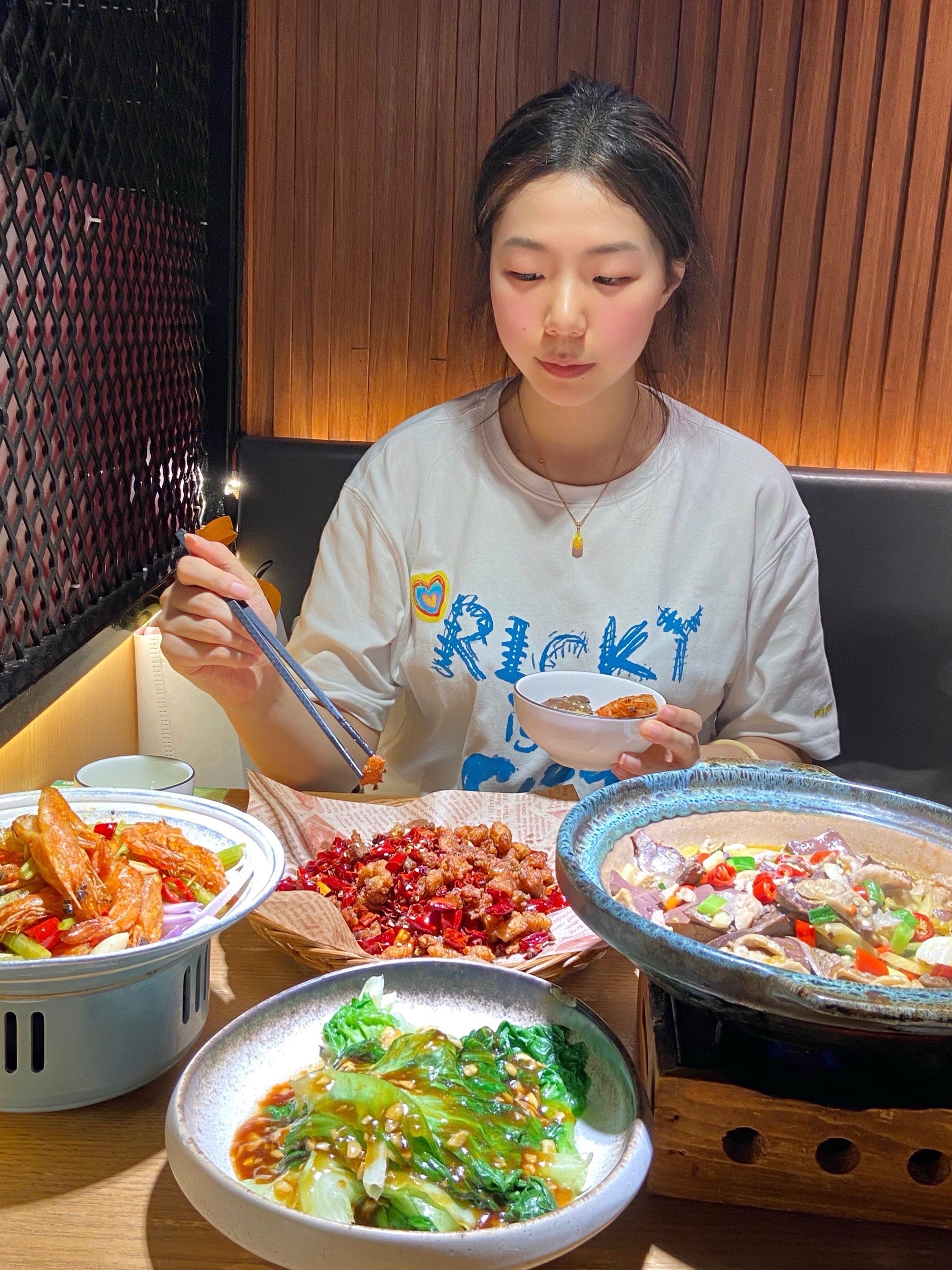 夏日美食一线报道|据说巷子里的湘菜馆更好吃?