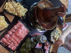 -果松木炭酸菜铜火锅·外婆参鸡汤