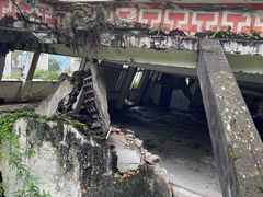 -四川汶川特大地震漩口中学遗址