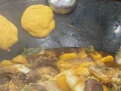 -粘豆包柴火铁锅炖