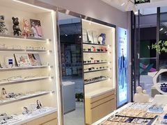 -视野联行眼镜·蔡司·尼康·豪雅·依视路(青浦宝龙店)