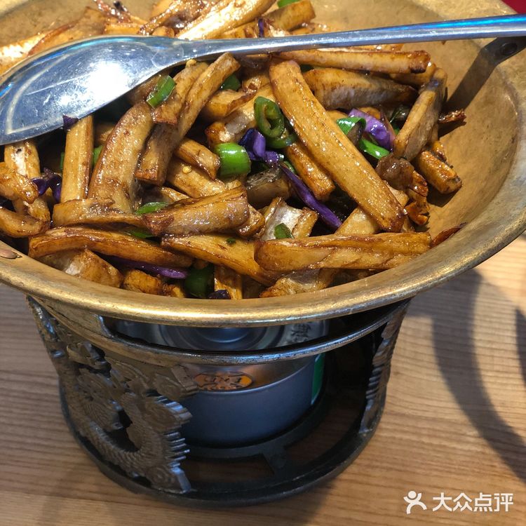 个人特别喜欢这个藕，脆脆的，带点辣，特别下饭