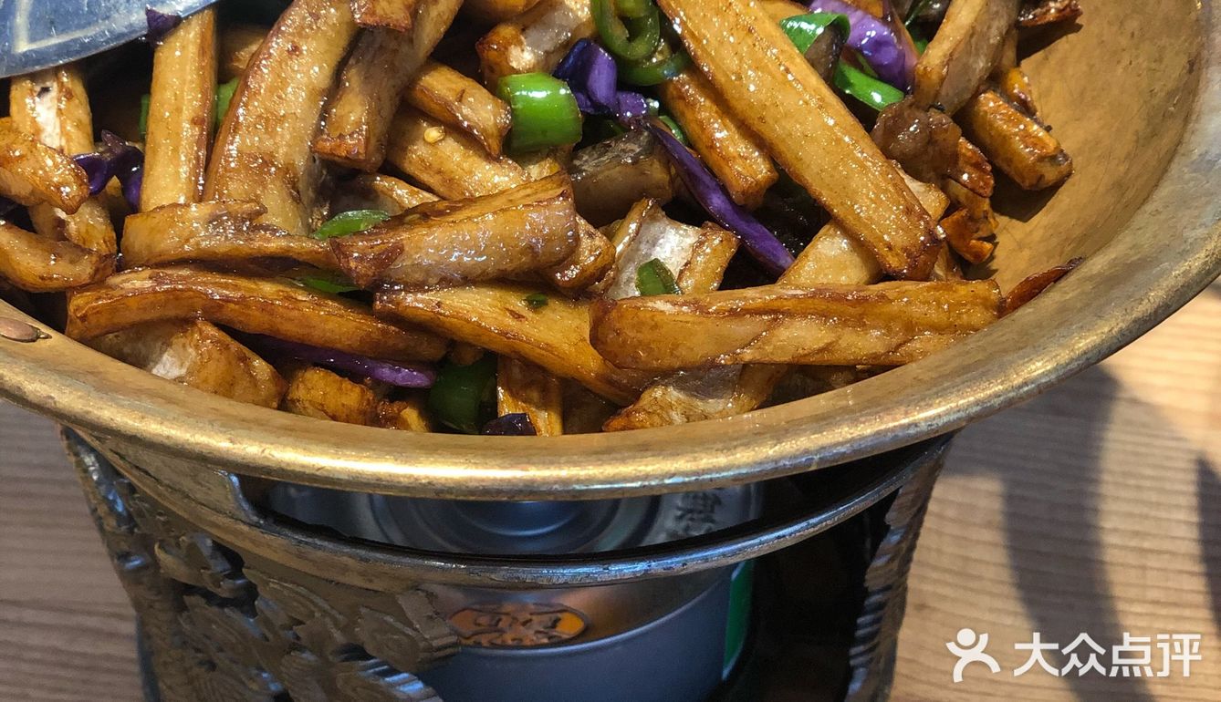 个人特别喜欢这个藕，脆脆的，带点辣，特别下饭