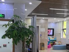 -茂菊口腔连锁(浦东南路店)