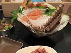 -山川小町·极番烧肉(新地假日广场店)