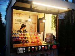 -席娜卡琳火车铁道夜市