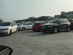 -奥特莱斯停车场