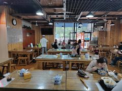大堂-陇上全荟兰州传统牛肉面(延吉路店)