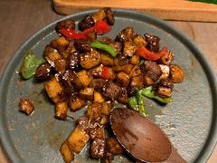 杏鲍菇炒牛肉粒-来龙里 精致 东南亚餐室(万象城店)