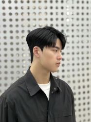 -一家只做男发烫染的店