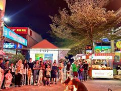 -三亚火车头万人海鲜广场