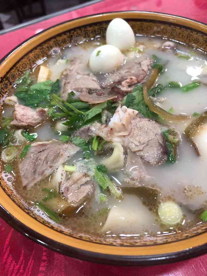 李记羊肉汤-"羊肉汤馆,超级好吃的地方,经常和朋友一起.