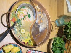 -洱火云南酸菜牛肉火锅(石景山当代商城店)