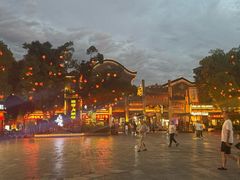 -巴陵广场