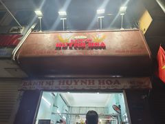 -Bánh Mì Huynh Hoa