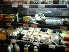 面包甜点陈列柜-85度C(生甜甜圈研究工坊·上海平凉店)