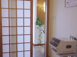 -宥莉·ULLY 痘敏肌•科技皮肤管理中心