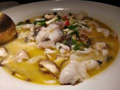 QQ酸汤鱼-蜜桃餐厅·伴山(湖滨商业街店)