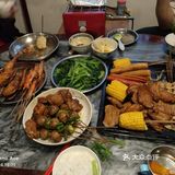 沥干水，上炉烧！准备调料是蜜糖，烧烤汁，孜然粉，油