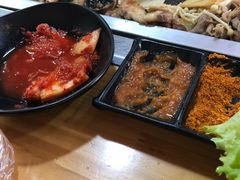 -小黑猪石板烤肉(美食街店)