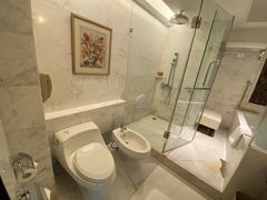 -深圳富苑皇冠假日套房酒店