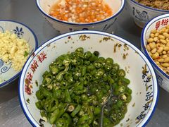 -裕新楼粉面馆·石磨手工粉(四方坪店)