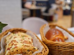 方腿肉松包-BONBON BAKERY