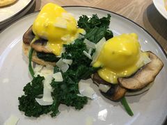班尼迪克蛋羽衣甘蓝蘑菇吐司-Maxpoint Kitchen 西餐咖啡(乐峰广场店)