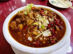 水煮肉片-北京龙庆四季香农家饭庄·灶台鱼·碳烤虹鳟鱼(龙庆峡店)