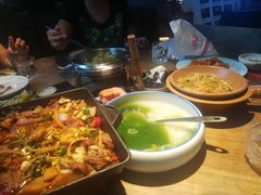 馋嘴牛蛙锅-蜜桃餐厅·江浙融合菜(荟聚购物中心店)