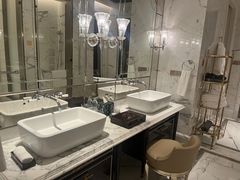 -珠海瑞吉酒店游泳池