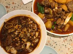 野蘑菇酸菜牛肉炒米粉-疆Jiang·新疆秘制料理