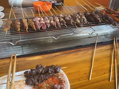 -哈尔滨小酒馆·鲜肉现穿自助烧烤(康新花园店)