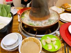 -洞庭洲·防空洞火锅·铜锅涮肉·烧烤(新百广场店)