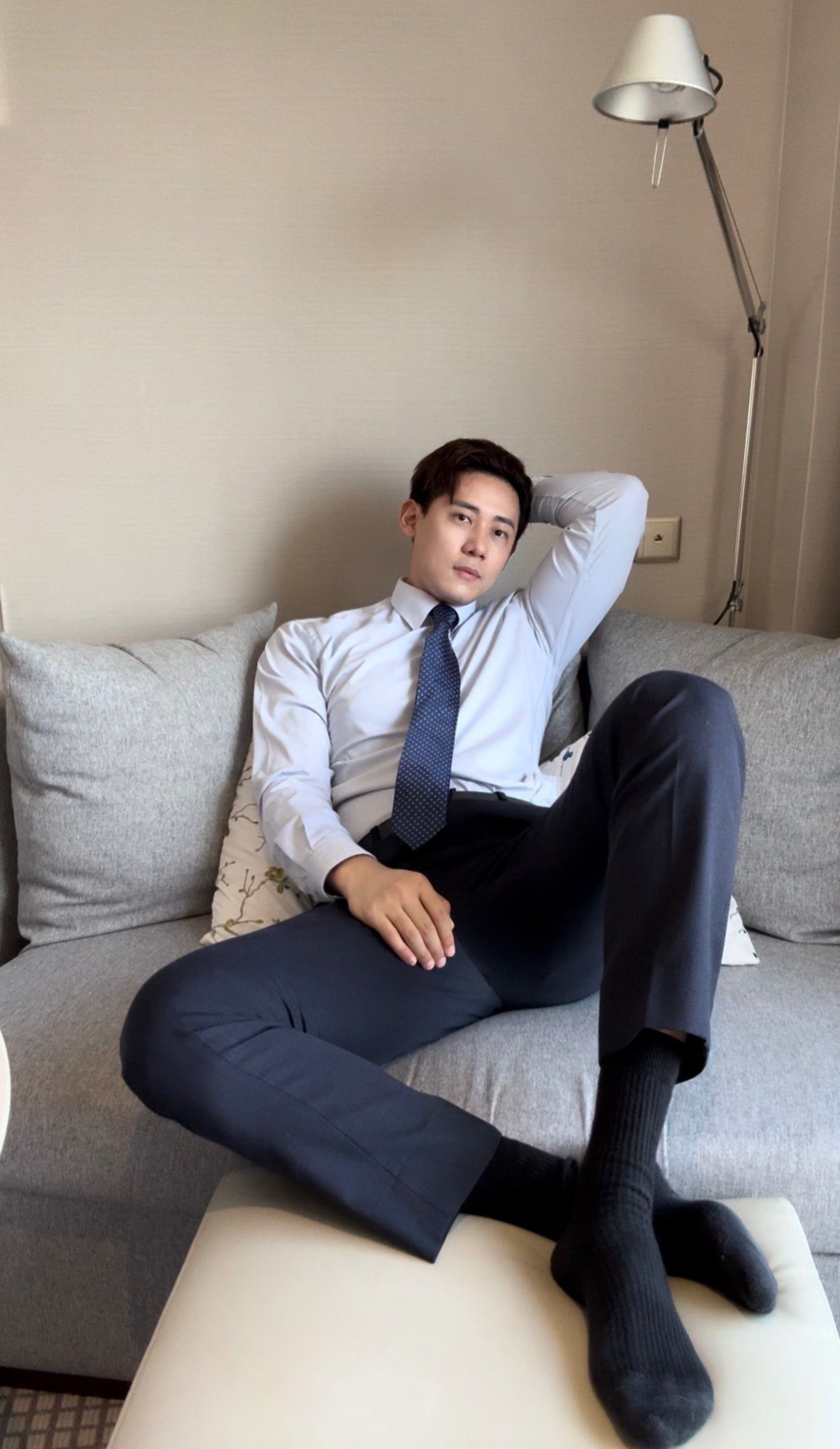 正装男士的午后