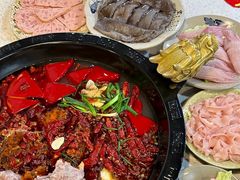 -渝嘴小老弟老火锅(华新村店)