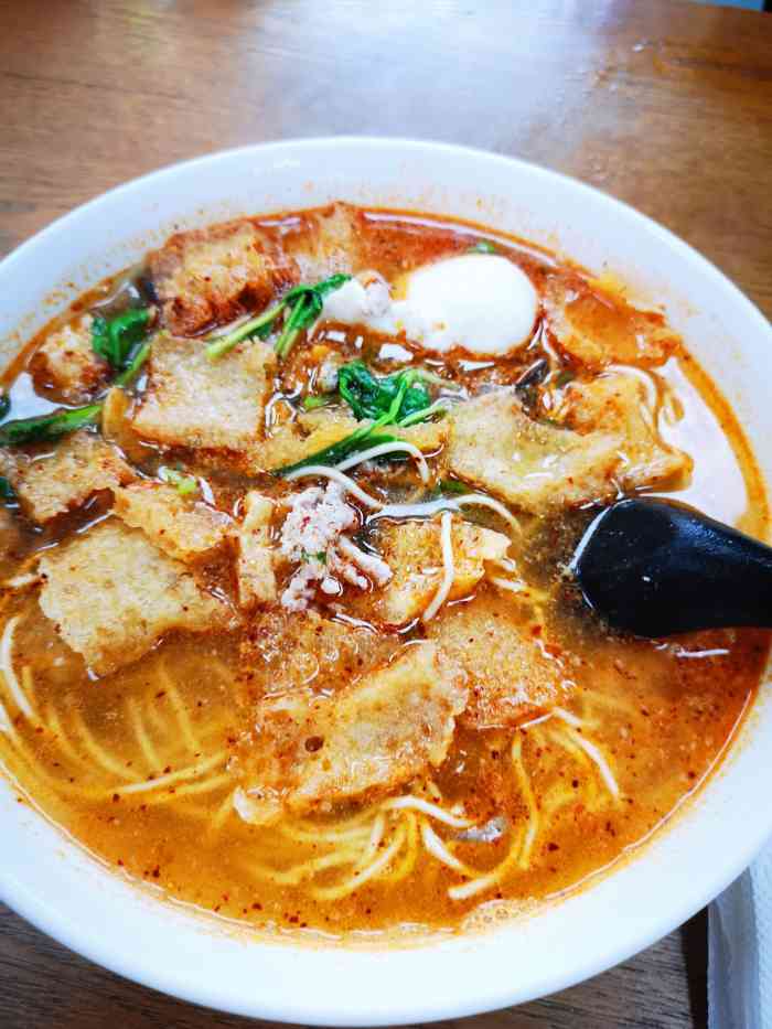 皮肚猪肝面雪菜贼好吃……就是我小时候吃的味道.