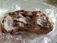 黑米芋泥软欧面包-多乐之日(田林东路店)