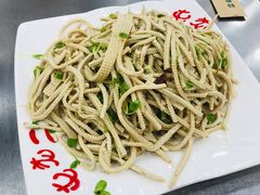 凉拌干豆腐-屯老二农家铁锅炖·行业领军者(梅江店)