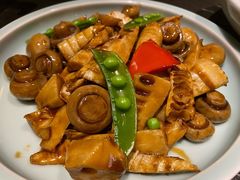 春笋烧口蘑-北平盛世·新京菜·北京烤鸭(劲松·双井店)