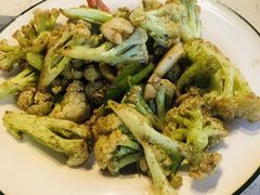 腊肉炒花菜-山城遇宴·重庆江湖菜(五道口银谷大厦店)