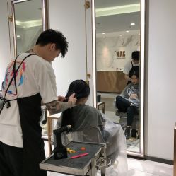 大厅-3AM HAIR SALON烫发染发接发