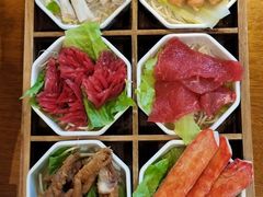 六宫格-小牛叔鲜切牛肉·火锅·烤肉自助(公济桥路店)