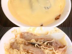 猪颈肉芝士捞公仔面-新记餐厅(香槟大厦店)