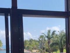 -亚龙湾喜来登·美景台大堂吧