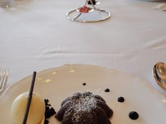 巧克力蛋糕配香草冰淇淋-Jean Georges