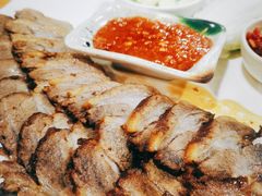 白菜包梅肉-故乡家韩国料理(丹东街店)