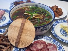 -镇南锅盖面馆(解放路店)